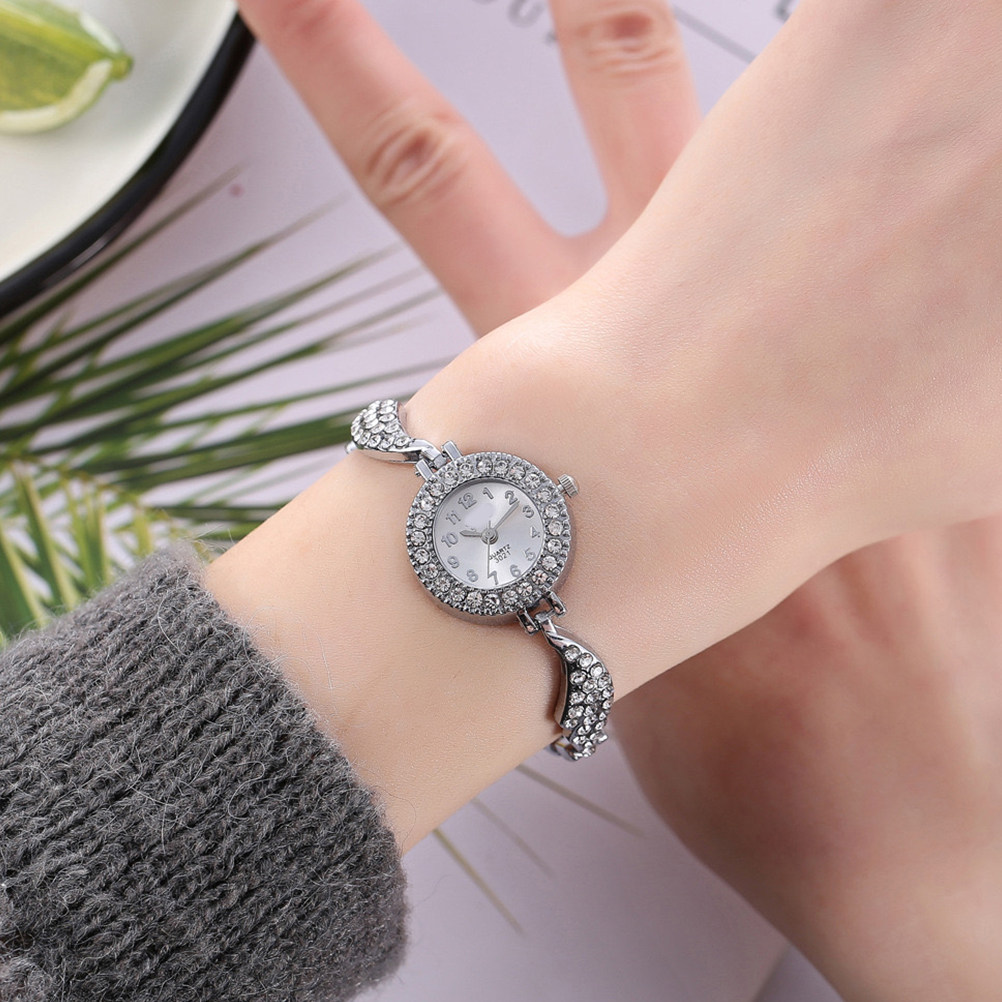 1 Adet Zarif Kanat Şeklinde Rh - Luxury Watch Gift For Her incelemesi ve fiyatı
